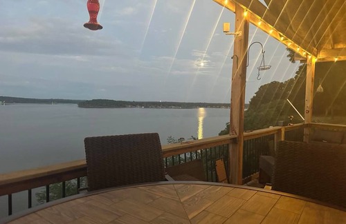 Grove House | Open 4BR Floor Plan w/Awesome View of Grand Lake Huge Deck Great for Families