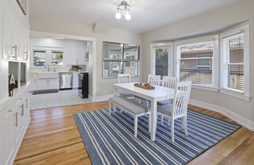 Lodi House | Open concept 2 bedroom steps from downtown Lodi