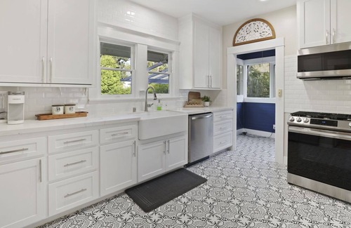 Lodi House | Open concept 2 bedroom steps from downtown Lodi