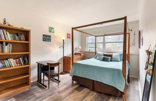Olivette House | Open Concept Beauty, 4BD/3BA, on Quiet Cul-de-sac