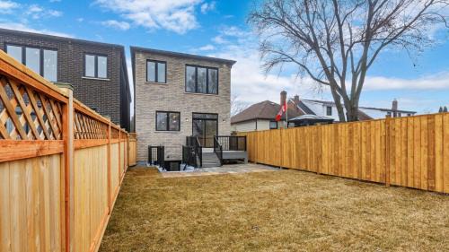 Fallingbrook Villa | Open Concept Luxury Home