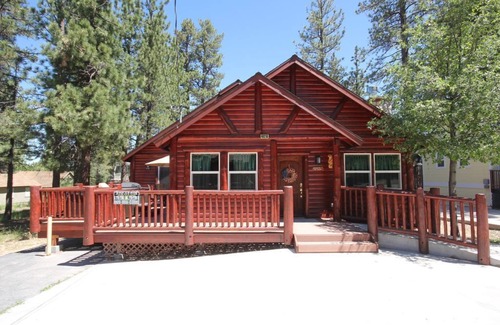Big Bear Lake Cabin | Open Floor Plan, Perfect for Large Families. EV Charging Station on site