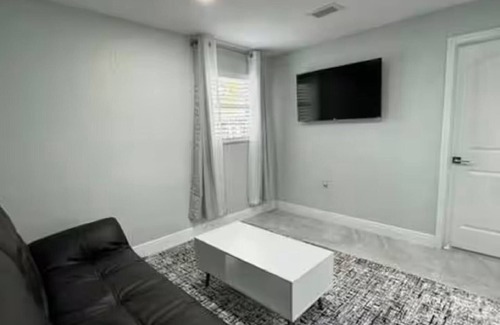 New Port Richey House | Open Home Suites - 1 Bedroom 1 Bath