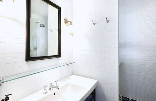 Williamsburg Hotel | Open Layout Studio l Wythe Hotel l King Bed & Local Feel