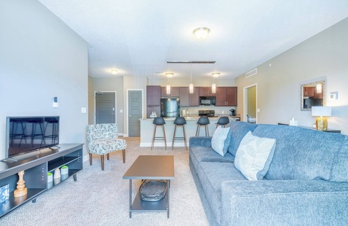 West Des Moines Apartment | Open Living Room Garage Balcony Pool
