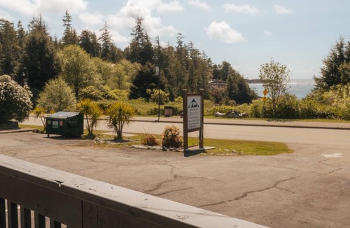 Ucluelet Cottage | Open Living Suite | Ocean View