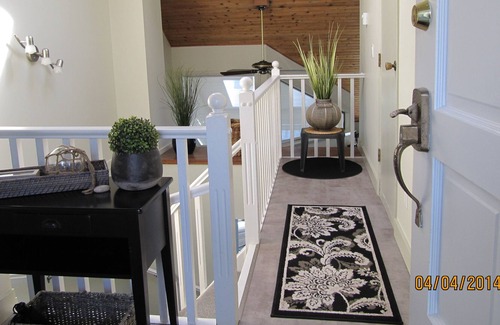 Gibsons House | OPEN THE DOOR TO SPECTACULAR!