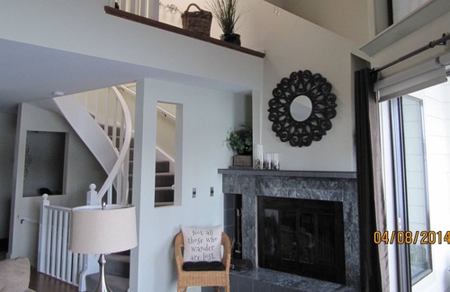 Gibsons House | OPEN THE DOOR TO SPECTACULAR!