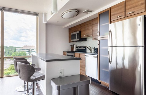 McLean Apartment | Open Tysons Corner 2BR w/Concierge, nr Shopping Mall, by Blueground
