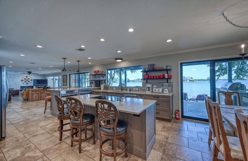 Horseshoe Bay House | Open Water! Boat & 2 JetSki Docks, Gorgeous Swim Area, Water Toys, Pool Table!