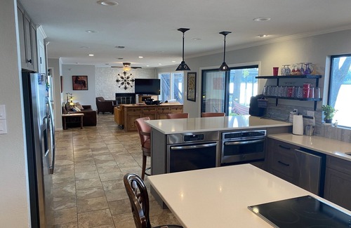 Horseshoe Bay House | Open Water! Boat & 2 JetSki Docks, Gorgeous Swim Area, Water Toys, Pool Table!
