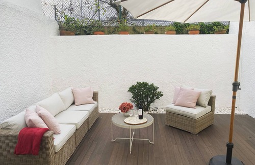 Lapa Apartment | Oporto City Center Apartment with terrace