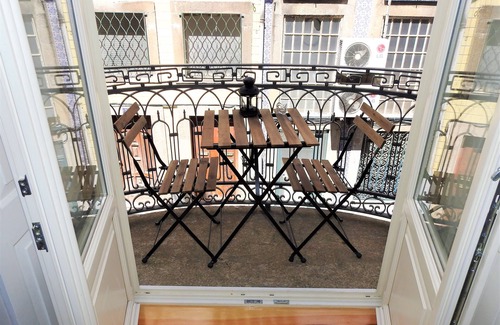 Centro / Baixa Apartment | Oporto Delight 2.1-Luxury Apartment in Historic Center with Balcony 1br, max 4p