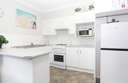 Hawks Nest House | Opposite Bennetts Beach