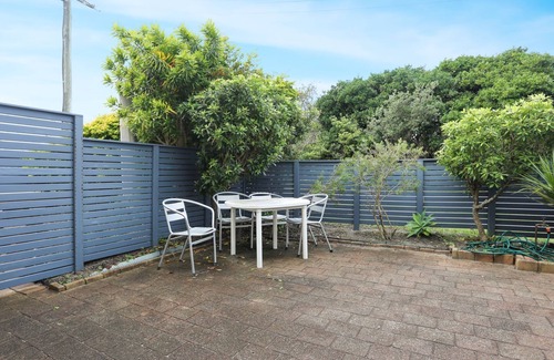 Hawks Nest House | Opposite Bennetts Beach