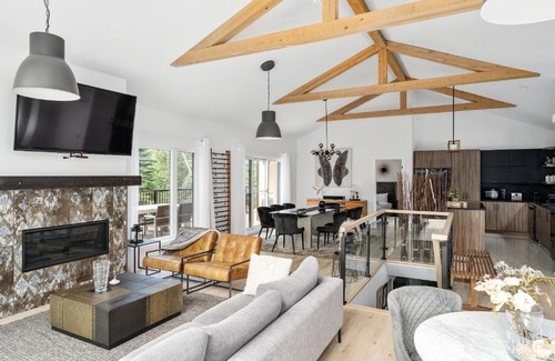 St-Adolphe-d'Howard Ski Chalet | Optimus Lodge near Saint-Sauveur village