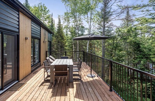 St-Adolphe-d'Howard Ski Chalet | Optimus Lodge near Saint-Sauveur village