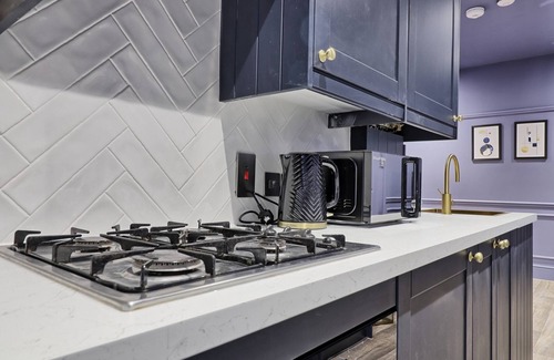Southend-on-Sea Apartment | Opulent Abode - Stunning One-Bedroom Flat - Southend Stays