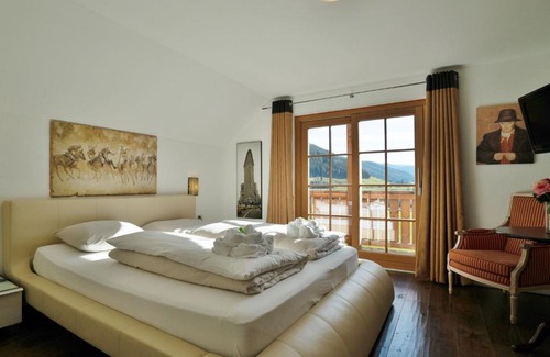 Mauterndorf Ski Chalet | Opulent Chalet in Mauterndorf with Whirlpool & Sauna
