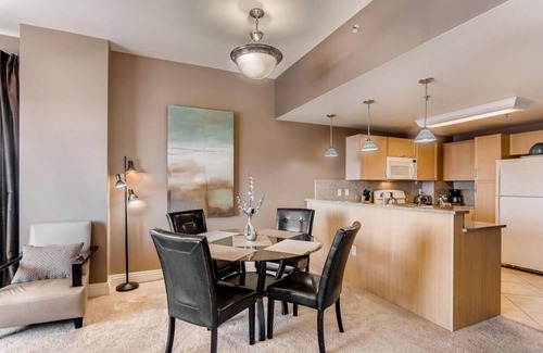 Downtown Las Vegas Condo | Opulent Ogden Luxury High Rise 20th floor Queen
