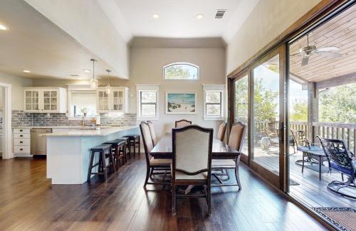 Burnet House | Opulent Waterfront 118B
