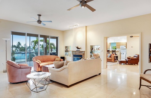 Islamorada House | Opulent waterfront estate with dock, pool, hot tub & rooftop view - dog-friendly