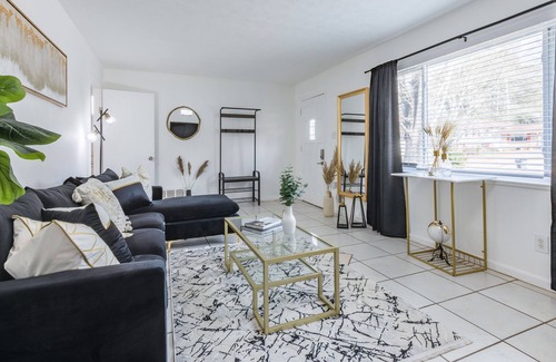 Duluth House | Opuluxe Luxe Dream Duluth Home Sleeps 10
