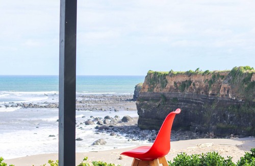 Opunake House | Opunake Uncrowded Bay - Ocean and Mountain Views