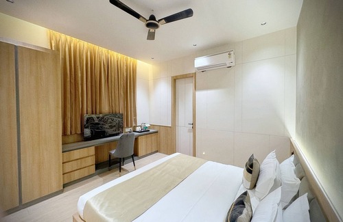 Green Park Hotel | OPUS