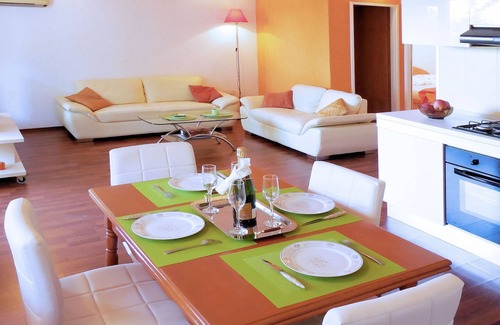 Bacvice Apartment | Orange Bamboo Suite- Fantastic Apartment near the beach and old town