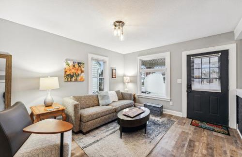 Powderhorn House | Orange Blossom House - Quaint Family Home 10 Minutes from Downtown MPLS