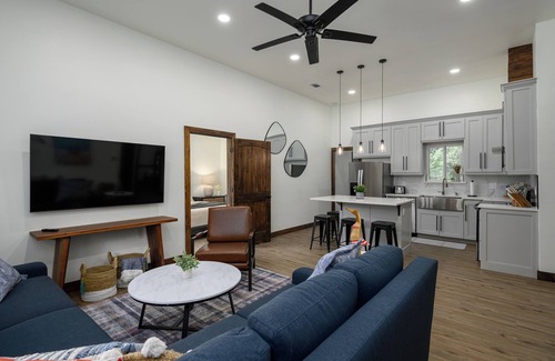 Pottsboro House | Orange Door Oasis -Gorgeous 3BR/BA Lake House