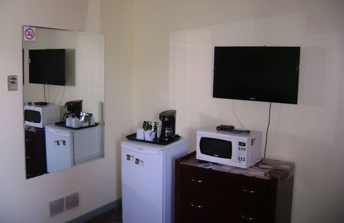 Mono Hotel | Orangeville Motel