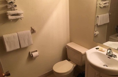 Mono Hotel | Orangeville Motel