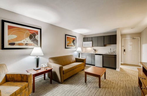 Heritage Hills Hotel | Orangewood Inn & Suites Midtown