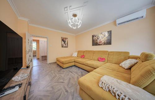 Lozenets Apartment | Oranssi Sunset - Free Parking