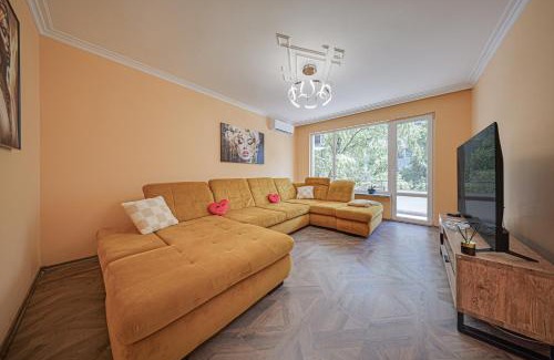 Lozenets Apartment | Oranssi Sunset - Free Parking