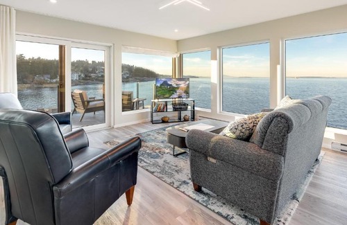 Saanich East House | Orca View Suite 10 Mile Point