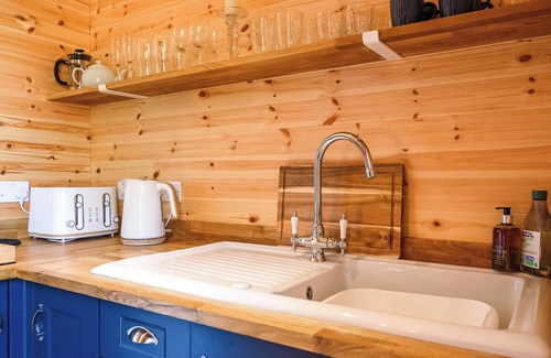 Newton Stewart Cottage | Orchard Cabin-Rowan - UK45435
