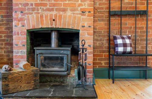 Lenswood House | Orchard Cottage - A Leafy Peaceful Retreat with Spa