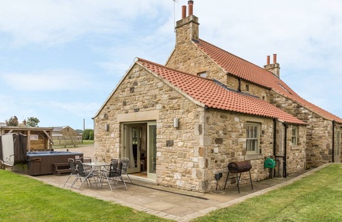 Durham Cottage | ORCHARD COTTAGE, pet friendly, character holiday cottage in Durham