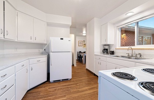 Fort Collins Condo | Orchard Flats | Perfect Group Stay w/Yard and BBQ