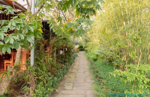 Ong Lang Cabin | Orchard Fruit Farm Bungalow