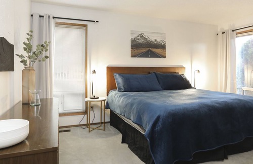 Rutland House | Orchard Oasis - 7 min from Airport close to everything