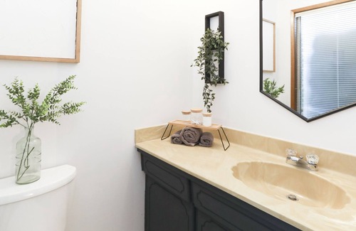Rutland House | Orchard Oasis - 7 min from Airport close to everything