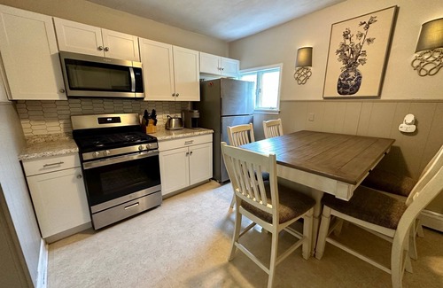Orchard Park Apartment | Orchard Park Apartment Two Miles from Buffalo Bills Highmark Stadium