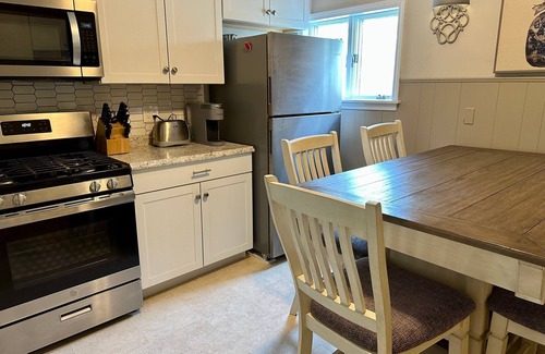 Orchard Park Apartment | Orchard Park Apartment Two Miles from Buffalo Bills Highmark Stadium