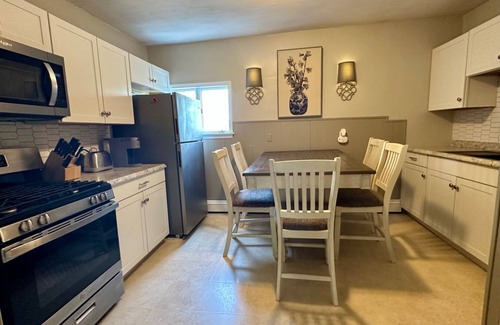 Orchard Park Apartment | Orchard Park Apartment Two Miles from Buffalo Bills Highmark Stadium