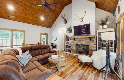 Ellijay House | Orchard Wine & Retreat