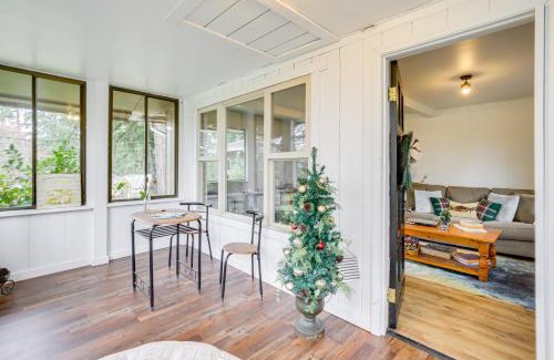 Gates House | Oregon Vacation Rental about half Mi to Santiam River!